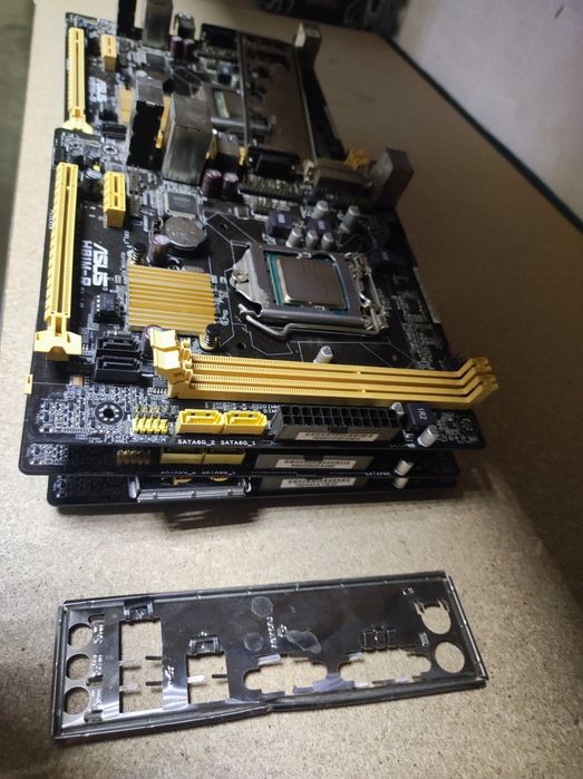 SALE! Міні-Материнська плата Asus H81M-R S1150