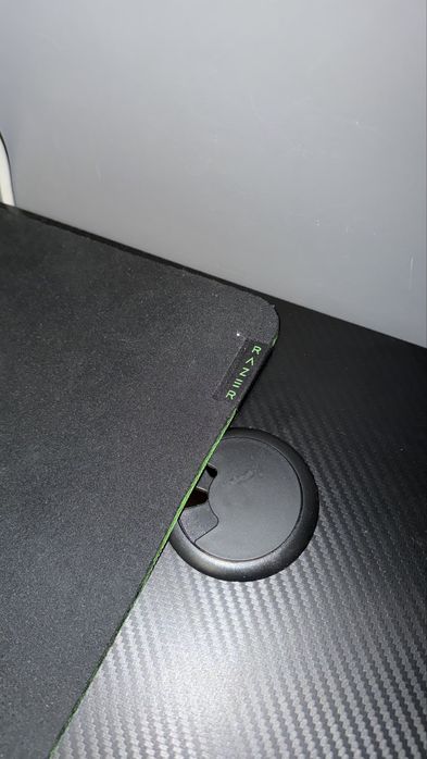 Ігровий стіл з ковриком Razer