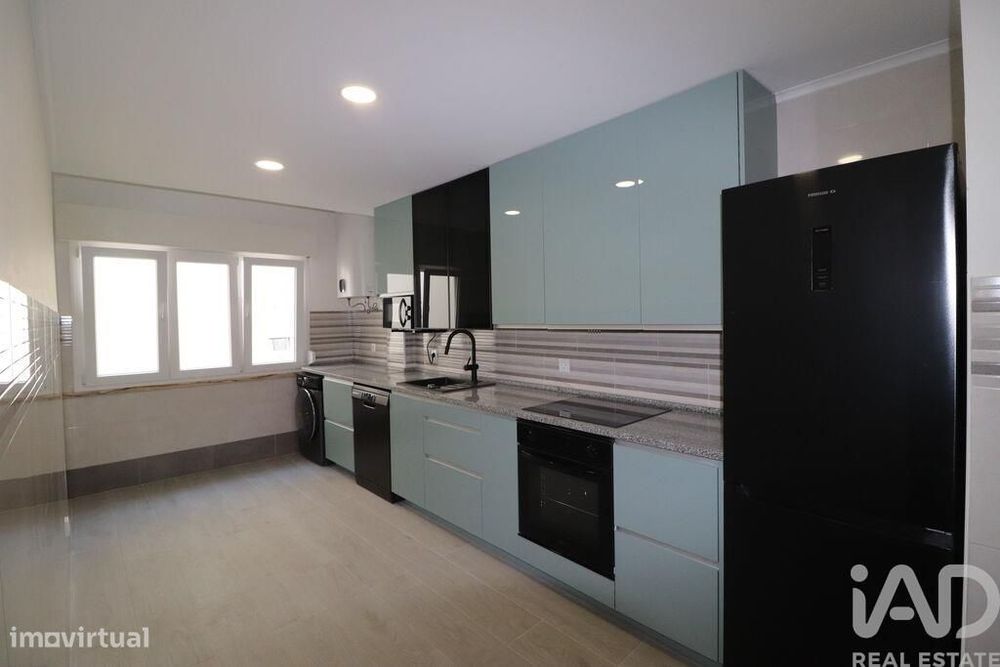 Renovated T3 Apartment in Santa Maria, São Pedro e Matacães, 89.00 m²