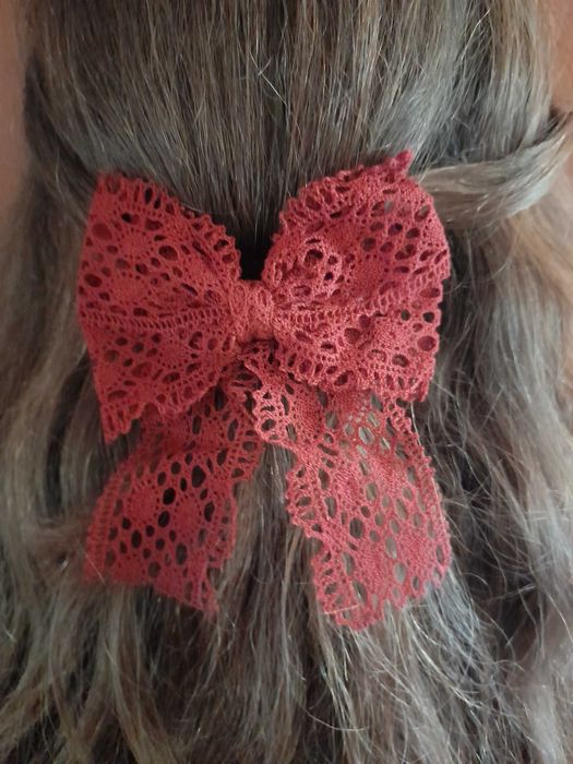 Acessórios de cabelo (vários ganchos de mola com laço e outros)