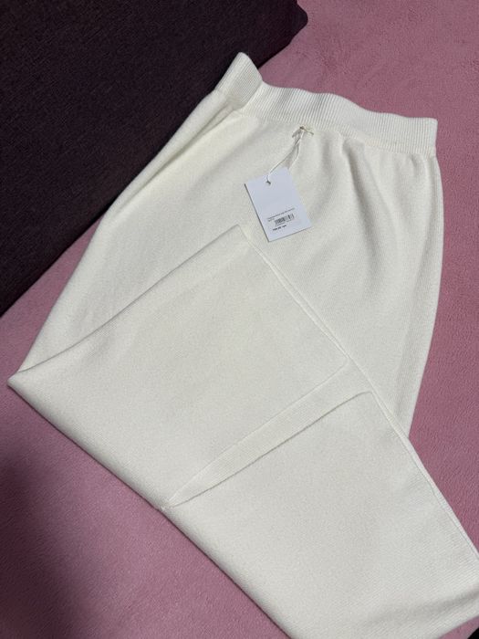 Спідниця вʼязана молочного кольору