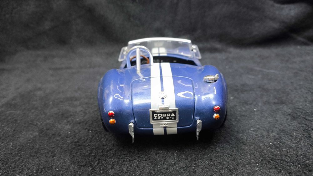 Модель авто 1.18 Shelby Cobra 427 SC (Road Legends)