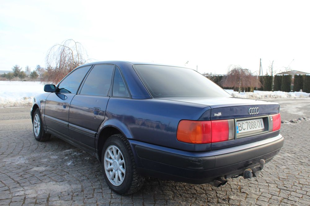 Audi 100 1993 ідеальний стан,газ бензин