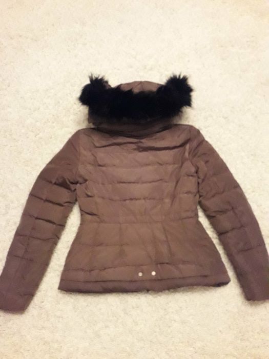 Женский пуховик Zara.