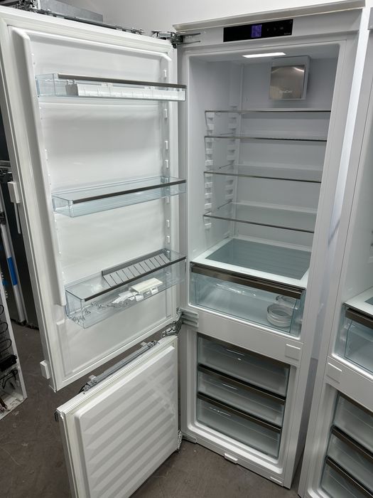 2024р/Вбудований холодильник Miele KFN7734!