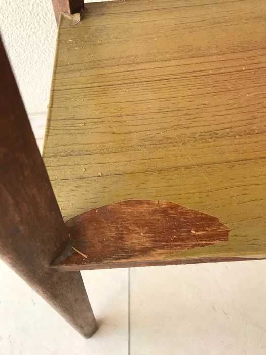 Mesa de televisão vintage