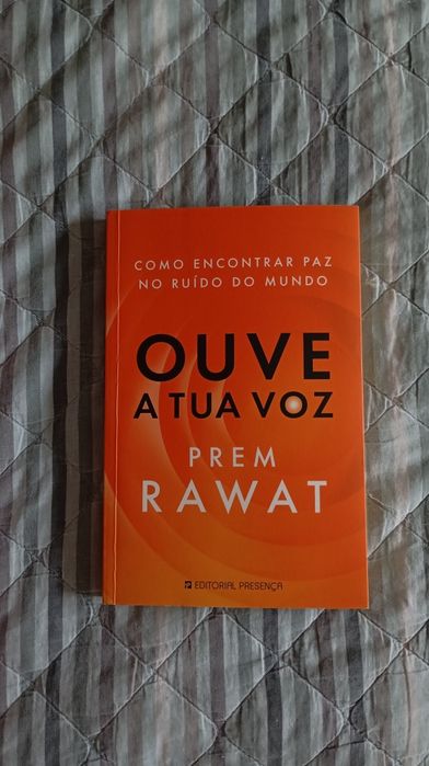 Vários livros sobre espiritualidade
