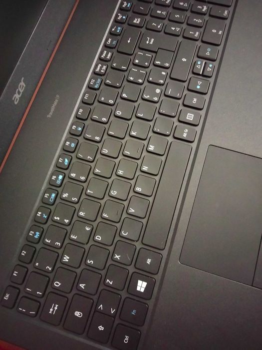 i5-8250u + 4GB DDR4 | Acer TravelMate