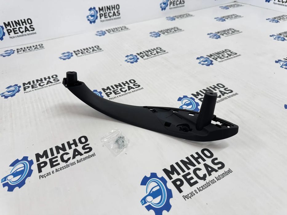 Puxador Frontal Direito BMW Série 3/4 (F30 F31 F35 F32 F36) Preto