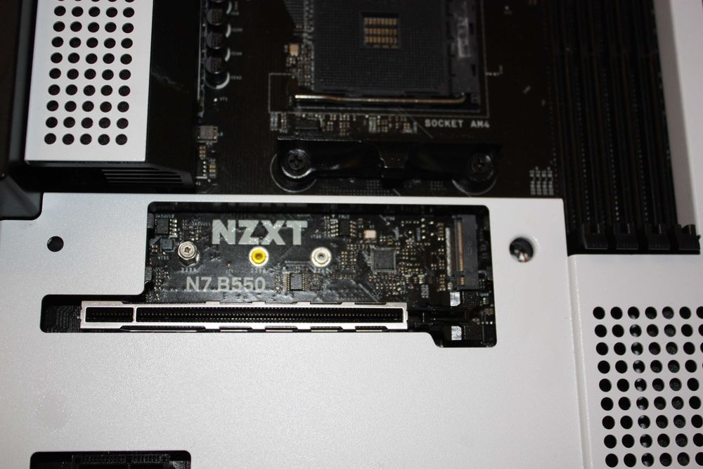 Материнська плата NZXT N7 B550 (sAM4, AMD B550)