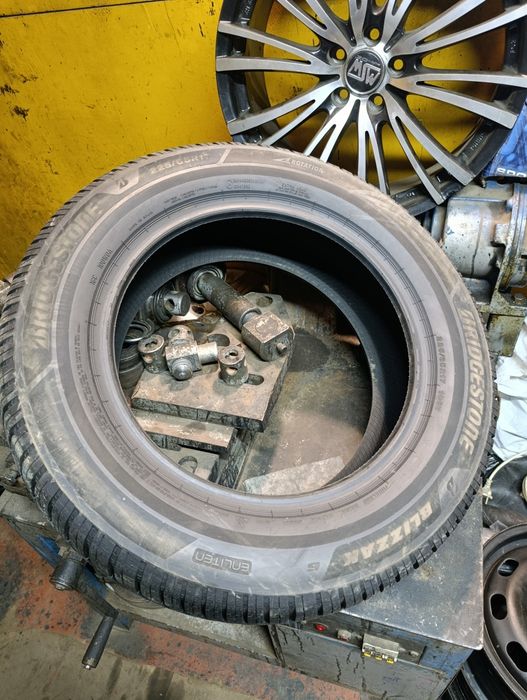 Шина 225/65/17 Bridgestone blizzak 6