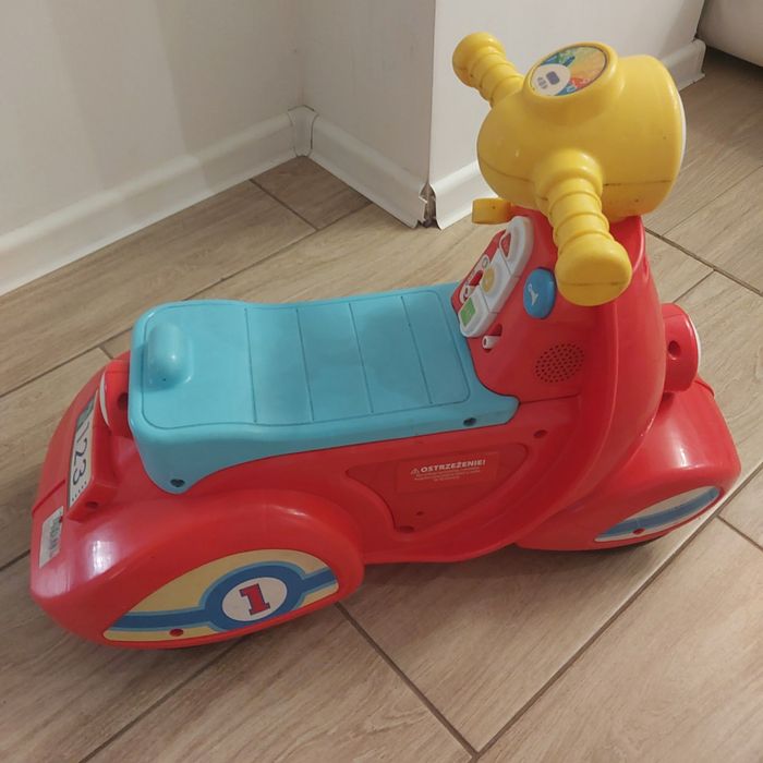 Jeździk fisher price skuter