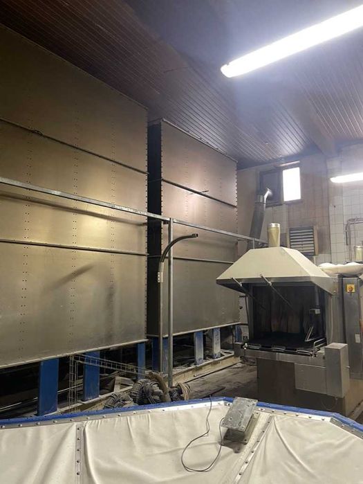 Dwa silosy na mąkę mieszczące łącznie 40 ton produktu