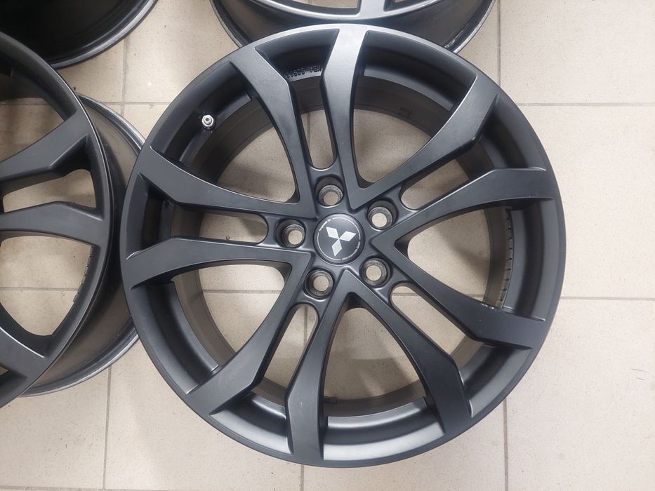 Оригінальні легкосплавні диски Mitsubishi Toyota R18 5×114.3