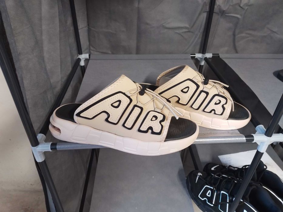 Klapki Nike AIR  nowe rozmiar 42 tel.na zdjęciu