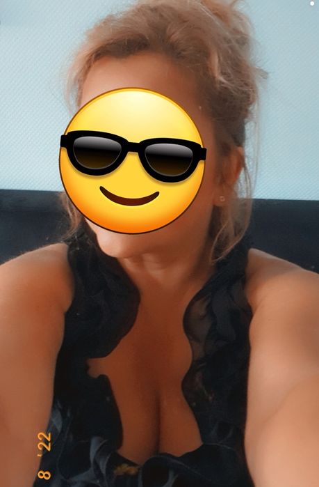 Czarny top żabot