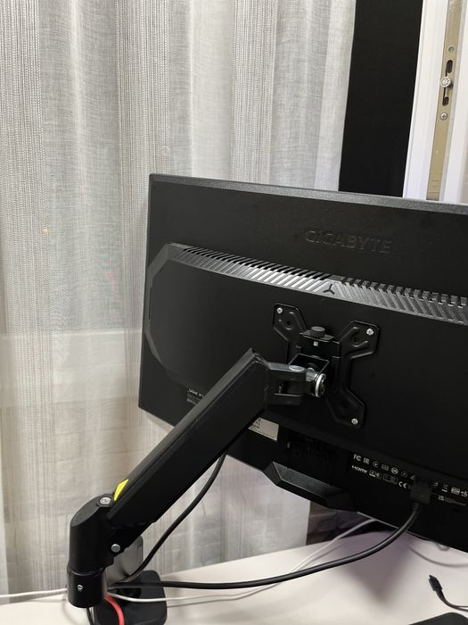 Монитор 180 hz с кронштейном