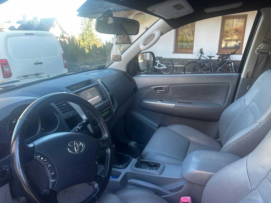 toyota hilux 2009 3,0 automat,