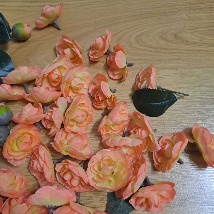 Róża / kamelia mini główka sztuczne kwiaty 63 sztuk