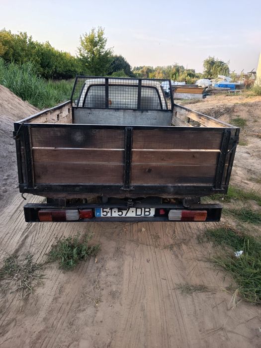 Mazda B2200 de 1993, mais fiável que o preço do gasóleo