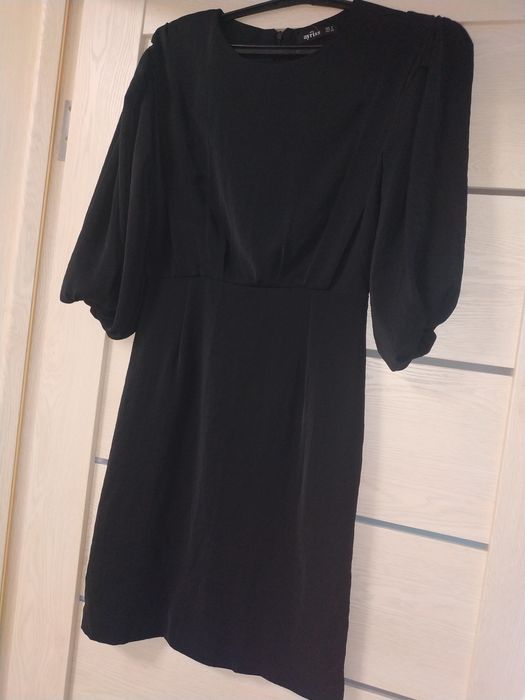 Женское платье приталенное