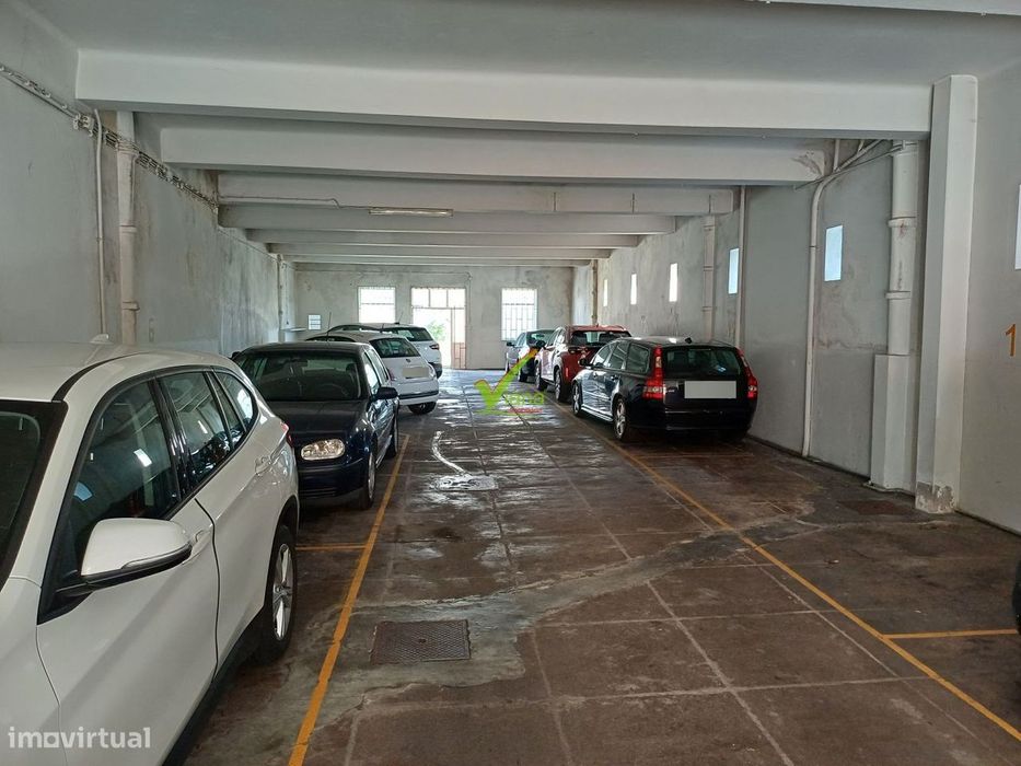 Armazém a 150 metros da Estação Metro Póvoa de Varzim