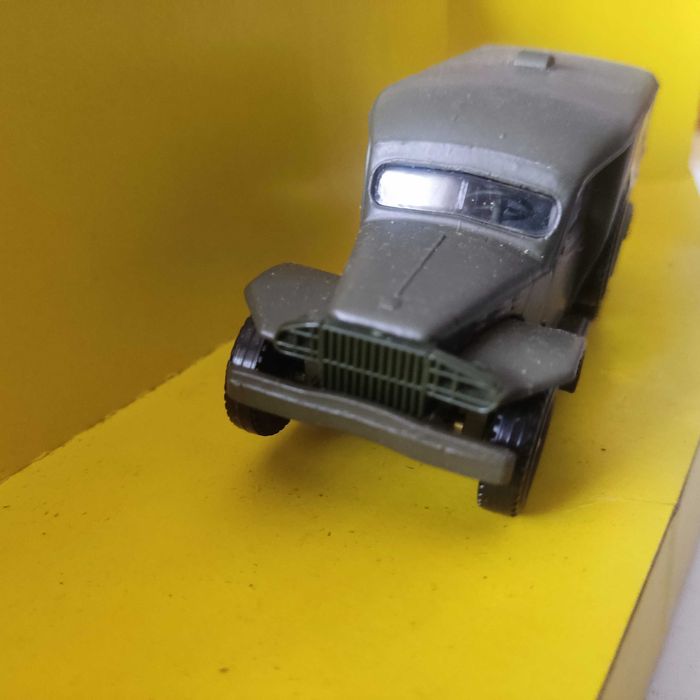 Miniatura Solido do modelo Dodge WC 54, referência 6043