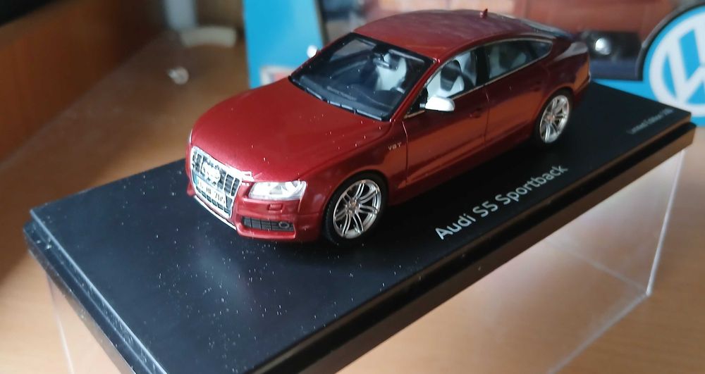 Miniatura escala 1.43