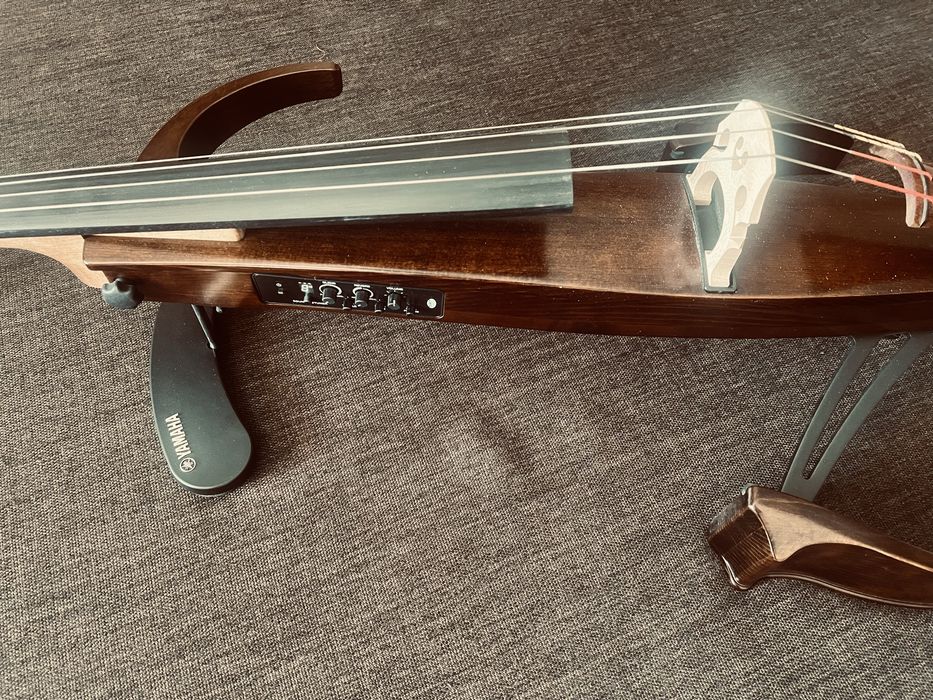 Violoncelo eletrco Yamaha SVC300C Silent Cello