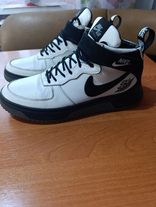 Кросівки Naik 43 розмір