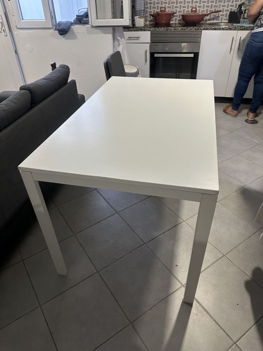 Mesa ikea com 4 cadeiras