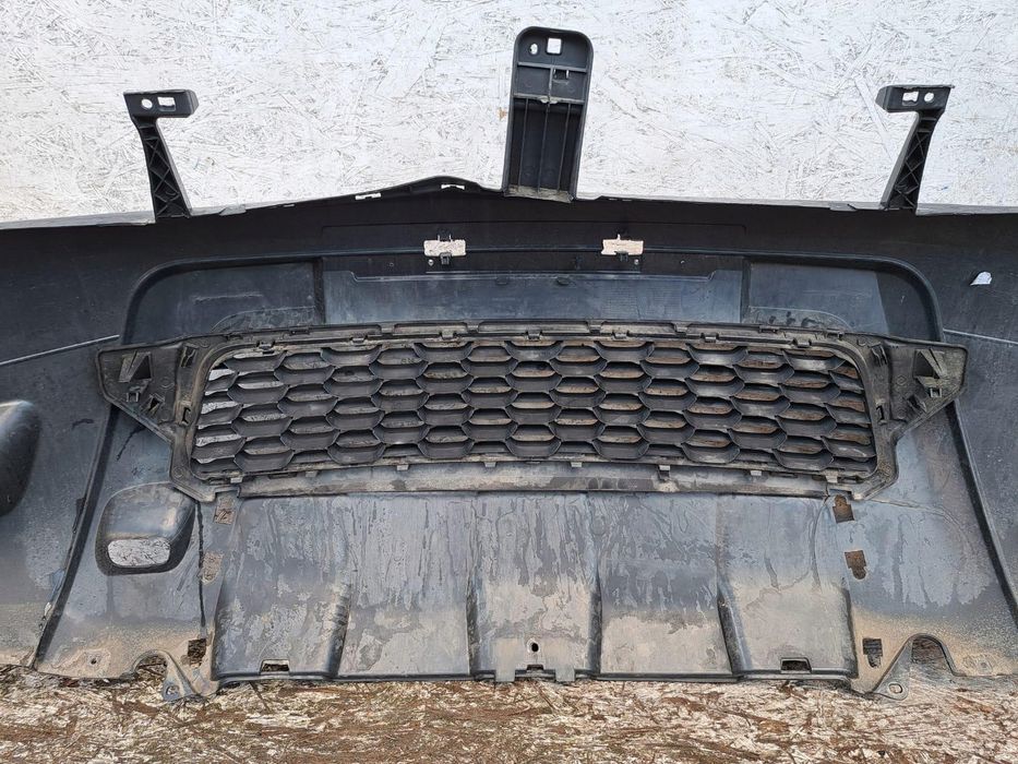 dacia duster zderzak przód oryginał