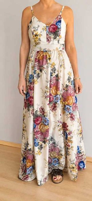 kobieca sukienka maxi w piękny kwiatowy wzór