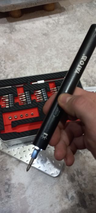 Викрутка акумуляторна з набором біт 39 предметів Yato YT-27930 в кейсі