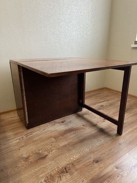 Стіл книжка, розкладний стіл