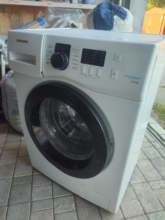 Продам Пральну машину самсунг SAMSUNG ecobubble wf60f1r2e2w завантаження на 6 кілограм 1200 обертів . Стан гарний та робочий.