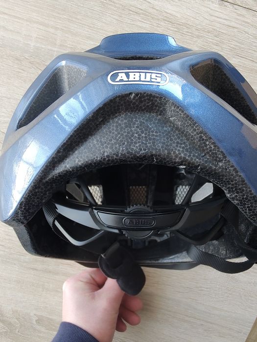 Kask rowerowy ABUS Macator 58-62cm lekki.
