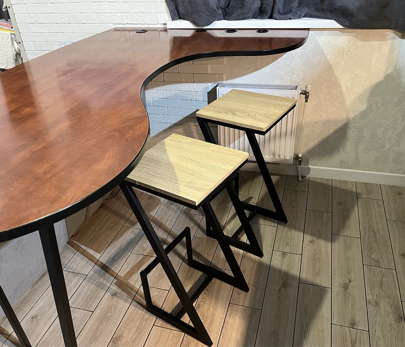 Барний кухонний стіл