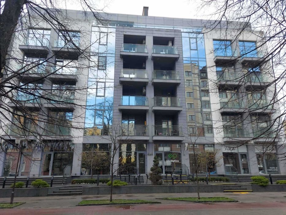 Паркомісце на Вул.Шевченка буд. 45.