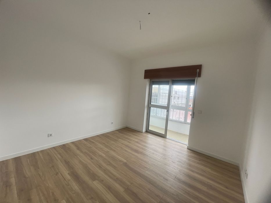 Andar de moradia T5 Fernão Ferro