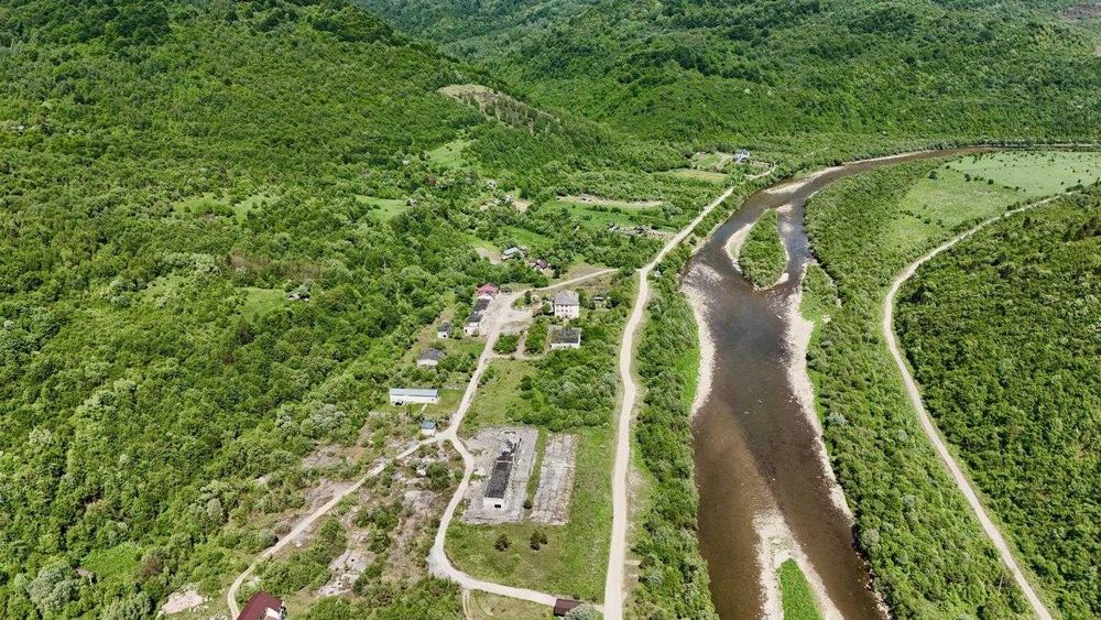 Будівля, комерція, недобудова, Довге (Сопіт), Львівська область