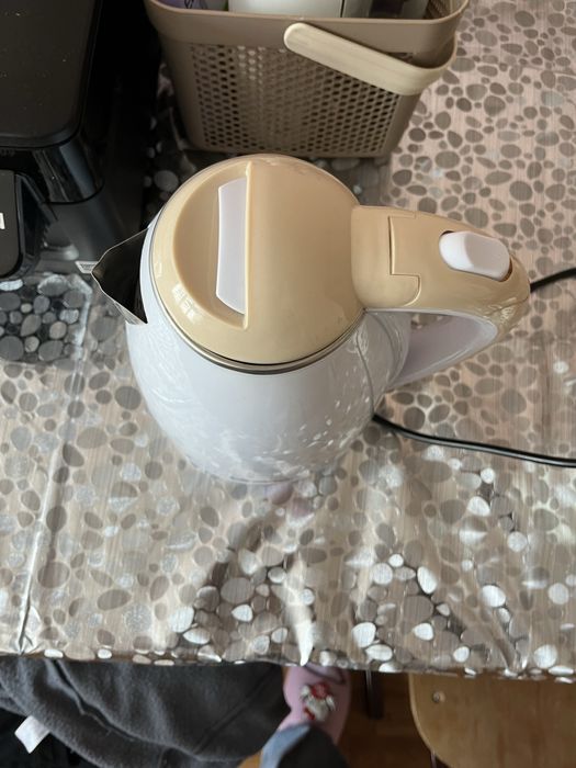 Чайник  електричний