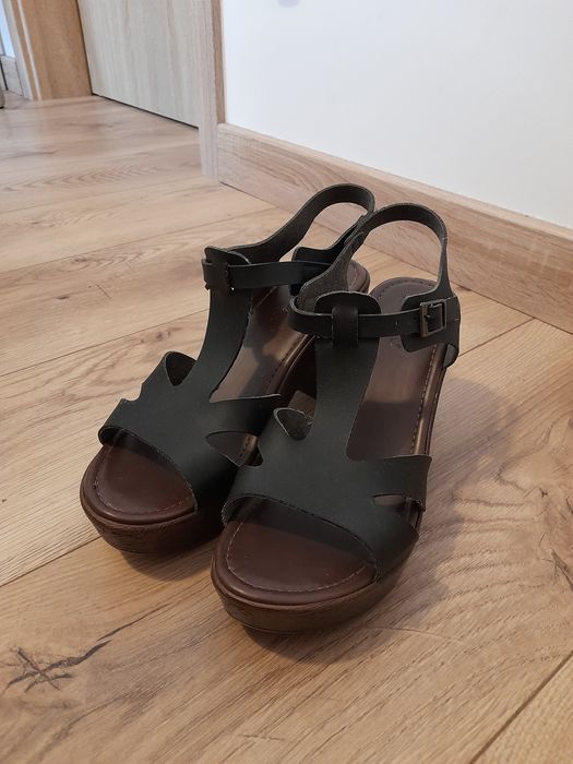Eleganskie buty na obcasie