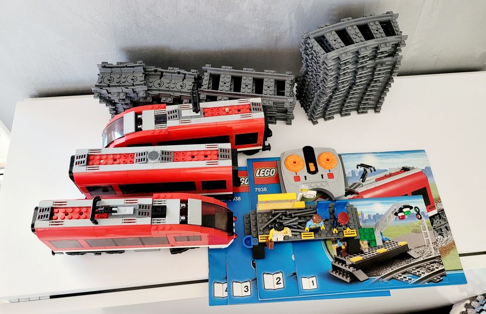 Klocki Lego 7938 Pociąg pasażerski