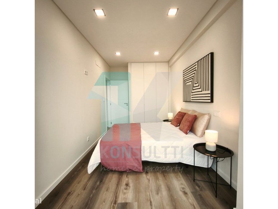 Apartamento T3 com varanda totalmente renovado e vista para o Monsa...
