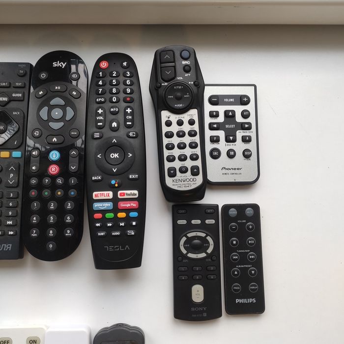 Пульты ДУ б/у Samsung,LG для телевизора,для ламп и не только