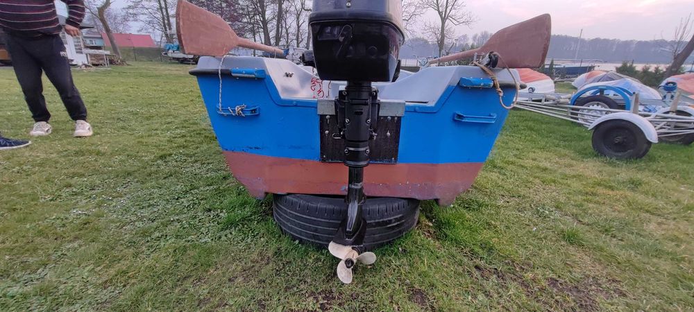 Łódź wędkarska 410 z silnikiem 4km