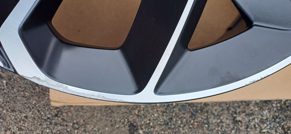 Alufelgi 8x20 cali , rozstaw śrub 5x108 , ET 52 , VOLVO , FORD.