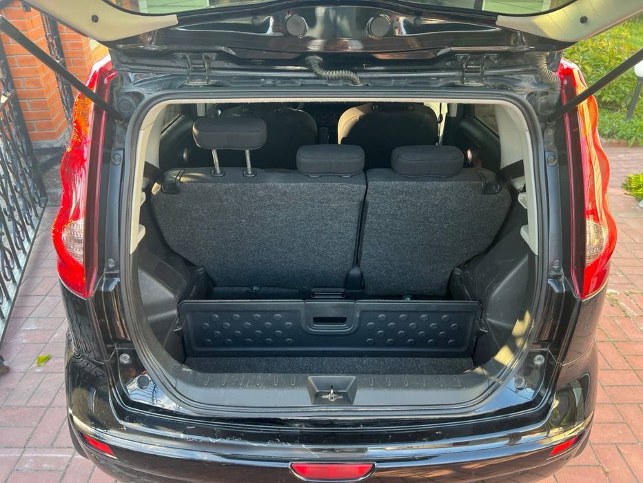 Nissan Note 2011 року