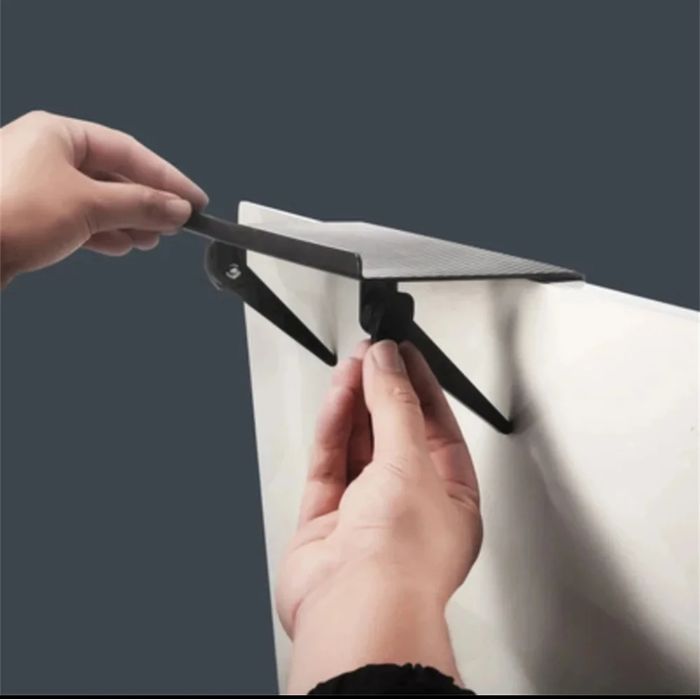 Półka na telewizor